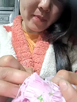 Snapshot of Sweetlove_77 chatting on March 10, 1:43 pm Sweetlove 77 online show from March 10, 1:43 pm