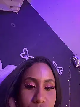 Snapshot of AlisonHoot69 chatting on November 24, 5:07 am AlisonHoot69 online show from November 24, 5:07 am