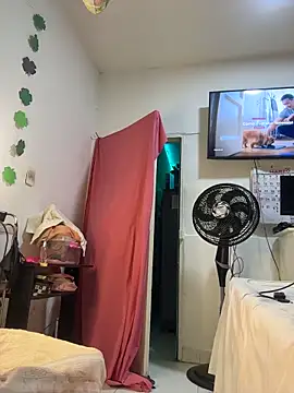 AlisonHoot69 online show from March 29, 12:43 am