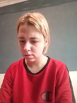 Snapshot of Gussie_Bridie chatting on December 2, 9:13 am Gussie Bridie online show from December 2, 9:13 am