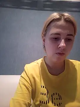 Snapshot of Gussie_Bridie chatting on December 6, 2:28 pm Gussie Bridie online show from December 6, 2:28 pm