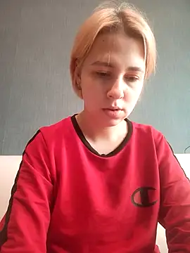 Snapshot of Gussie_Bridie chatting on December 10, 9:33 am Gussie Bridie online show from December 10, 9:33 am