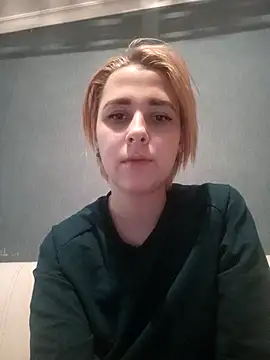 Snapshot of Gussie_Bridie chatting on December 18, 4:17 pm Gussie Bridie online show from December 18, 4:17 pm