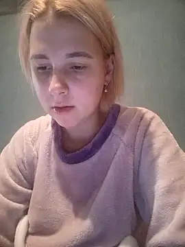 Snapshot of Gussie_Bridie chatting on January 22, 2:35 pm Gussie Bridie online show from January 22, 2:35 pm