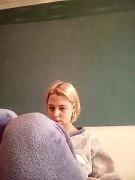 Snapshot of Gussie_Bridie chatting on February 1, 8:08 am Gussie Bridie online show from February 1, 8:08 am