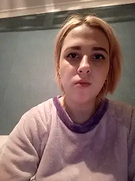 Snapshot of Gussie_Bridie chatting on February 2, 2:45 pm Gussie Bridie online show from February 2, 2:45 pm