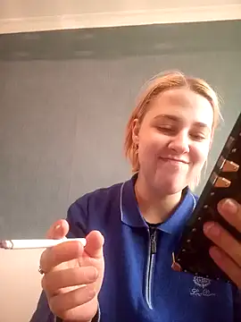 Snapshot of Gussie_Bridie chatting on February 11, 6:51 am Gussie Bridie online show from February 11, 6:51 am