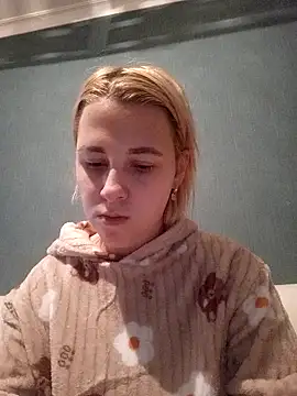 Snapshot of Gussie_Bridie chatting on February 14, 2:23 pm Gussie Bridie online show from February 14, 2:23 pm