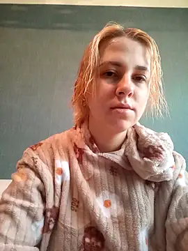 Snapshot of Gussie_Bridie chatting on February 16, 7:37 am Gussie Bridie online show from February 16, 7:37 am