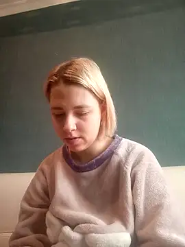 Snapshot of Gussie_Bridie chatting on February 26, 2:46 pm Gussie Bridie online show from February 26, 2:46 pm