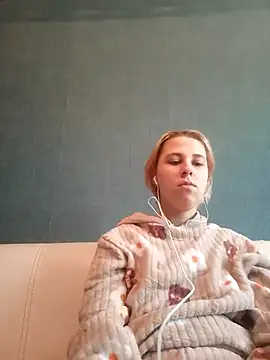 Snapshot of Gussie_Bridie chatting on March 8, 3:02 pm Gussie Bridie online show from March 8, 3:02 pm