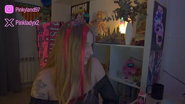 Pinkyladyxxx online show from February 15, 11:45 pm