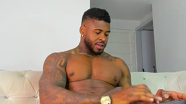 Snapshot of Makonneen chatting on October 22, 1:06 am Makonneen online show from October 22, 1:06 am