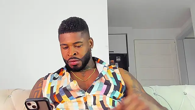 Snapshot of Makonneen chatting on October 30, 9:26 pm Makonneen online show from October 30, 9:26 pm