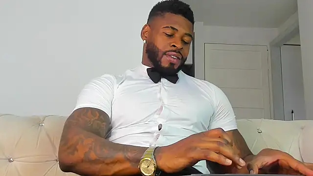 Snapshot of Makonneen chatting on November 7, 9:04 pm Makonneen online show from November 7, 9:04 pm