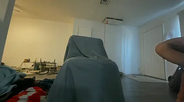 freakzmexx online show from December 19, 7:40 pm