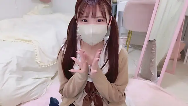 Snapshot of Sayuringo_ chatting on December 17, 10:12 am Sayuringo online show from December 17, 10:12 am