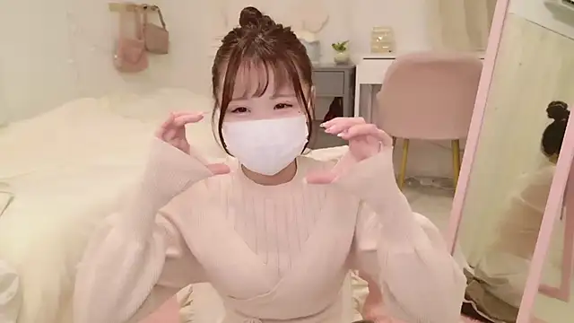 Snapshot of Sayuringo_ chatting on February 18, 11:11 am Sayuringo online show from February 18, 11:11 am