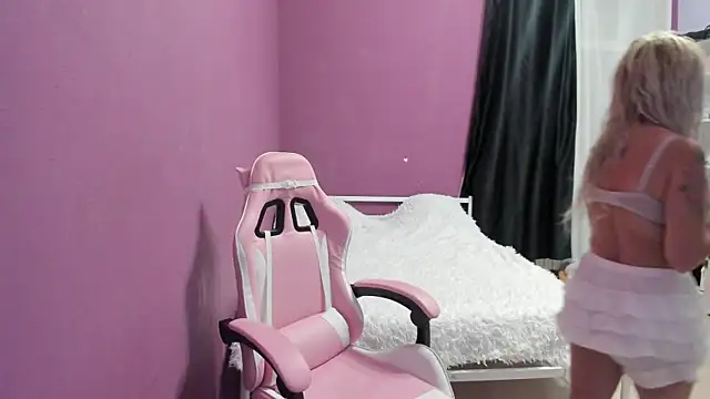 Lika8234 online show from December 1, 2:44 pm