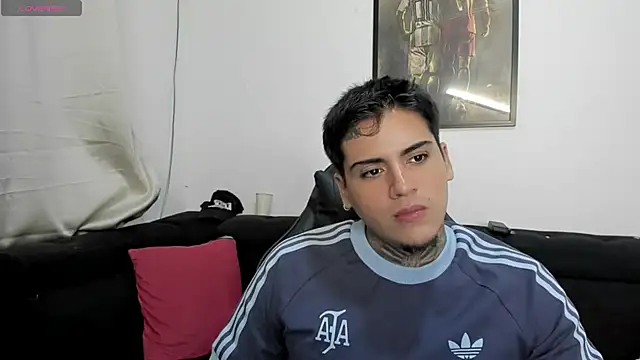 Snapshot of mad_maxxx2 chatting on October 25, 12:29 am mad maxxx2 online show from October 25, 12:29 am