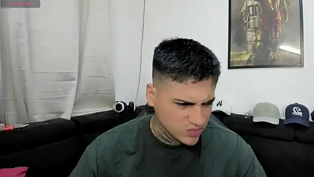 Snapshot of mad_maxxx2 chatting on October 29, 11:45 am mad maxxx2 online show from October 29, 11:45 am