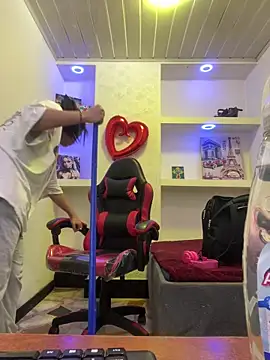  luna torres online show from April 18, 1:37 pm