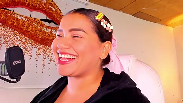 loly marce online show from March 6, 9:09 pm