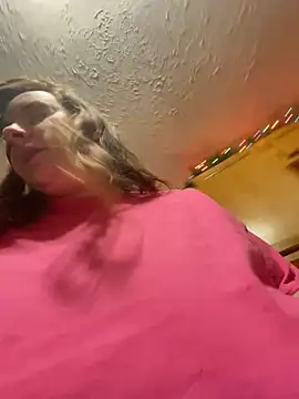 Snapshot of lairarose chatting on January 3, 12:43 am lairarose online show from January 3, 12:43 am