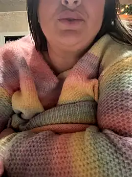 Snapshot of lairarose chatting on November 29, 2:03 am lairarose online show from November 29, 2:03 am