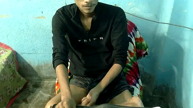 Snapshot of Alex_Suman25 chatting on October 7, 7:33 pm Alex Suman25 online show from October 7, 7:33 pm