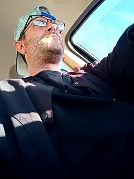 Snapshot of crazycam619 chatting on November 7, 10:43 pm crazycam619 online show from November 7, 10:43 pm