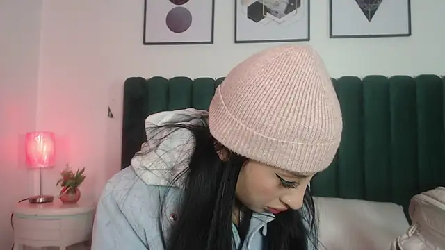 Snapshot of Nicolette_ks_ chatting on October 31, 3:40 am Nicolette ks online show from October 31, 3:40 am