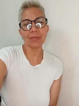 luz bella online show from December 9, 2:24 am