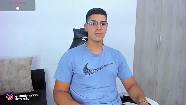 Iamdylan777 online show from February 3, 6:45 am