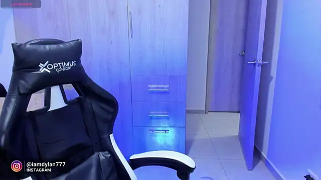 Iamdylan777 online show from February 12, 11:41 pm