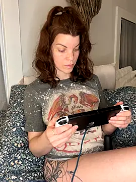 wildefaye online show from November 23, 2:00 am