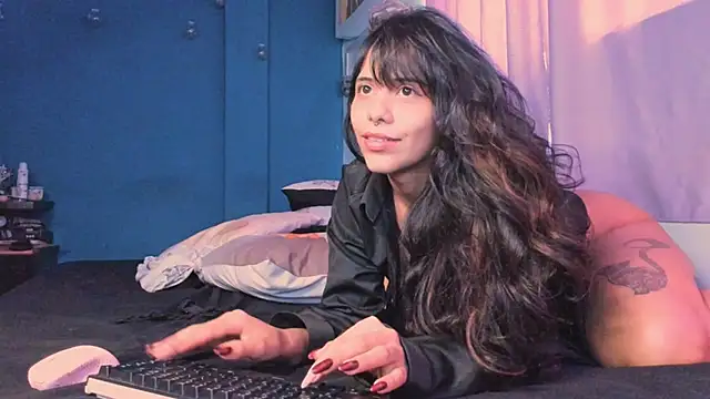 Snapshot of AllisonCatUwU chatting on February 28, 6:52 pm AllisonCatUwU online show from February 28, 6:52 pm