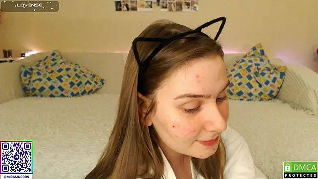 Snapshot of MurrrWorren chatting on February 9, 9:17 pm MurrrWorren online show from February 9, 9:17 pm