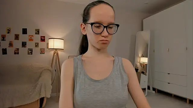 BettyBrowni online show from March 21, 1:45 am