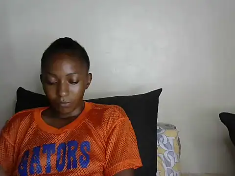 Snapshot of pretty_africanah chatting on January 23, 6:45 pm pretty africanah online show from January 23, 6:45 pm