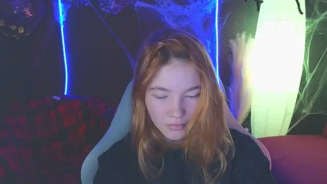 Snapshot of erikabrian chatting on November 2, 2:03 am erikabrian online show from November 2, 2:03 am