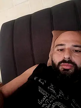 Snapshot of Denisilboss chatting on February 5, 4:00 pm Denisilboss online show from February 5, 4:00 pm