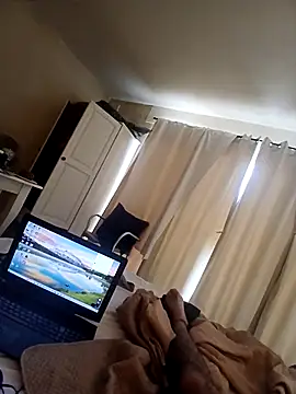 Snapshot of Denisilboss chatting on February 28, 7:42 am Denisilboss online show from February 28, 7:42 am