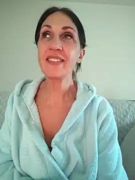 Snapshot of JasmineNoir2 chatting on December 12, 1:39 pm JasmineNoir2 online show from December 12, 1:39 pm