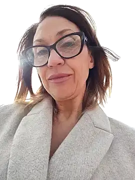 Snapshot of JasmineNoir2 chatting on February 10, 11:04 am JasmineNoir2 online show from February 10, 11:04 am