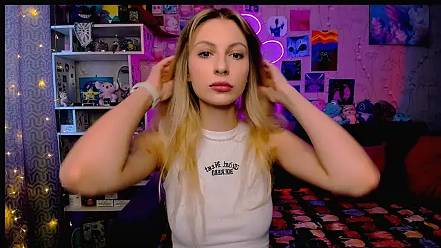 Snapshot of Maria_Hunt chatting on February 20, 2:29 am Maria Hunt online show from February 20, 2:29 am