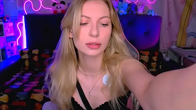 Snapshot of Maria_Hunt chatting on November 22, 3:49 am Maria Hunt online show from November 22, 3:49 am