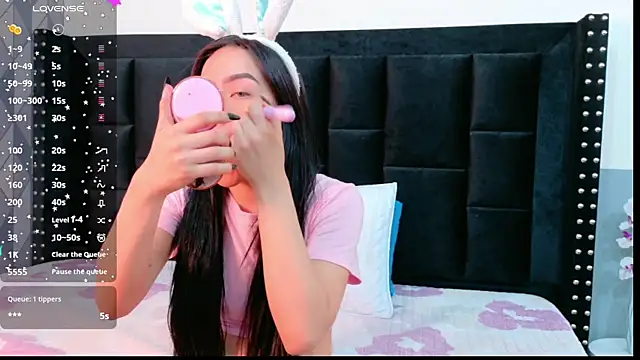 littleebluee online show from September 13, 7:46 pm