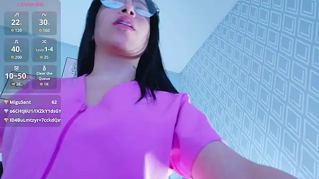 littleebluee online show from March 6, 3:03 am