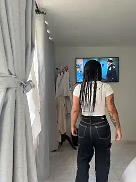 Snapshot of Pretty_Isadora chatting on October 24, 9:22 pm Pretty Isadora online show from October 24, 9:22 pm